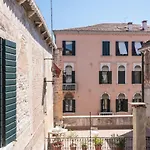 Casanova Deluxe Apartment